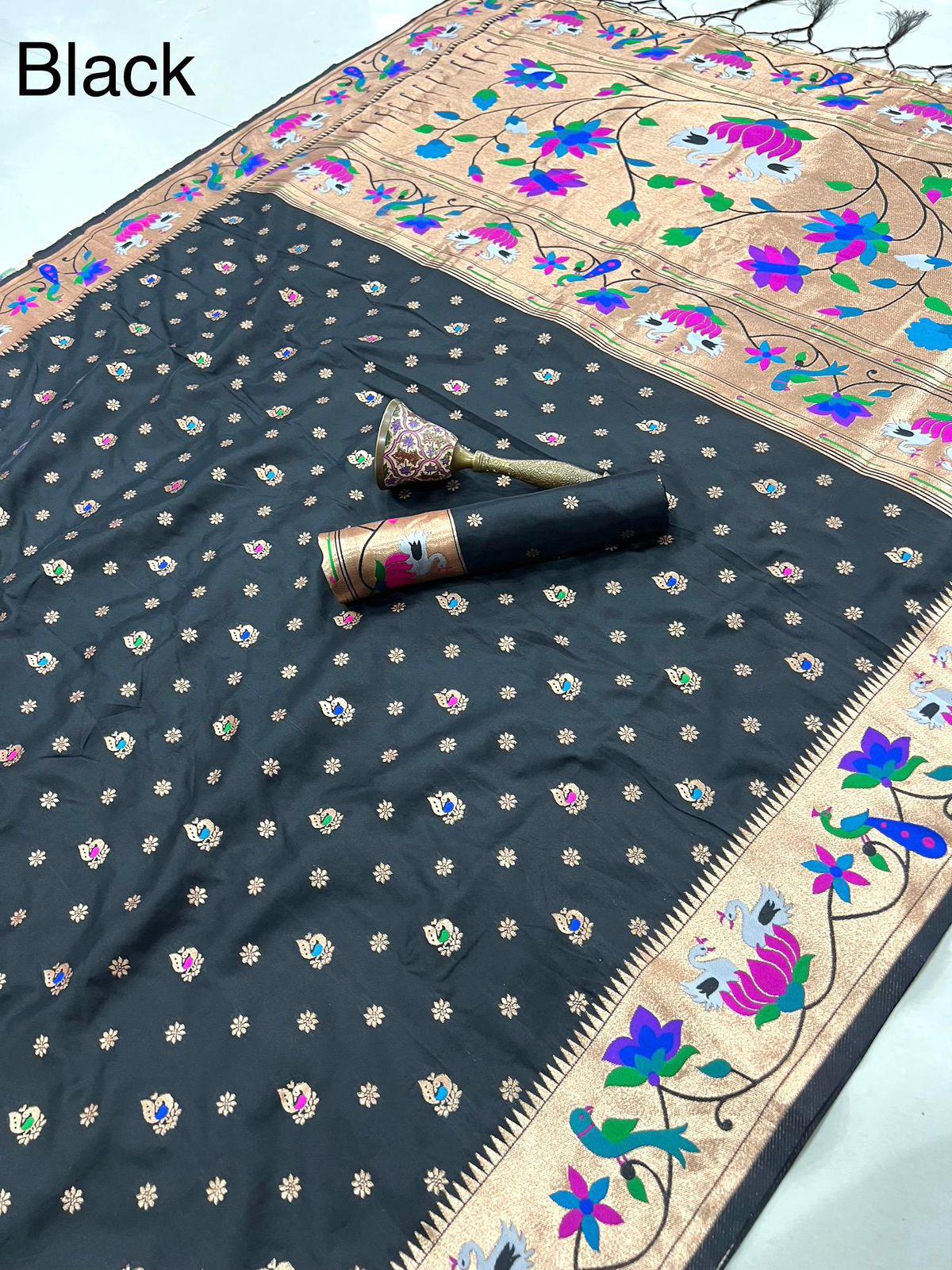 Silk saree (Delivery in 15-20 working days)