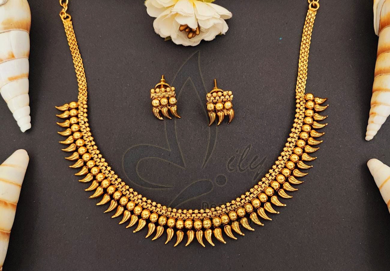 Necklace set (Delivery in 5-10days)