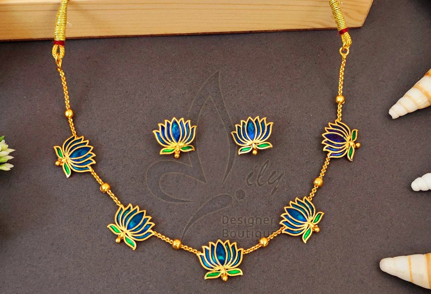 Necklace set (Delivery in 5-10days)