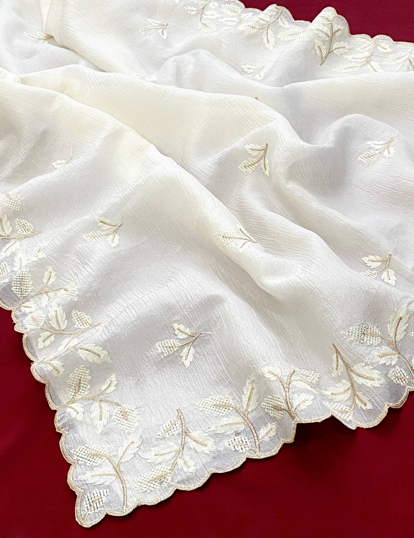 Beautiful Crushed Georgette saree with Ikkat blouse material (Delivery in 18-23 working days )