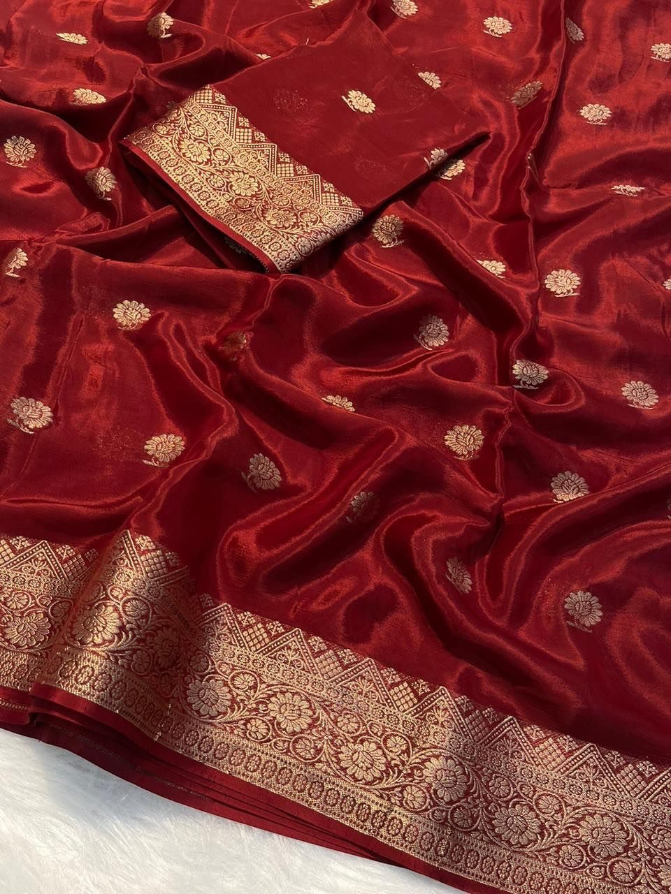 Beautiful crepe silk saree (Delivery in 15-20 working days )