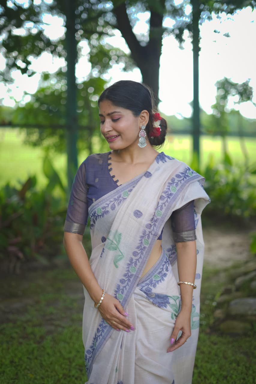 Saree with stitched blouse (Delivery in 15-18days )