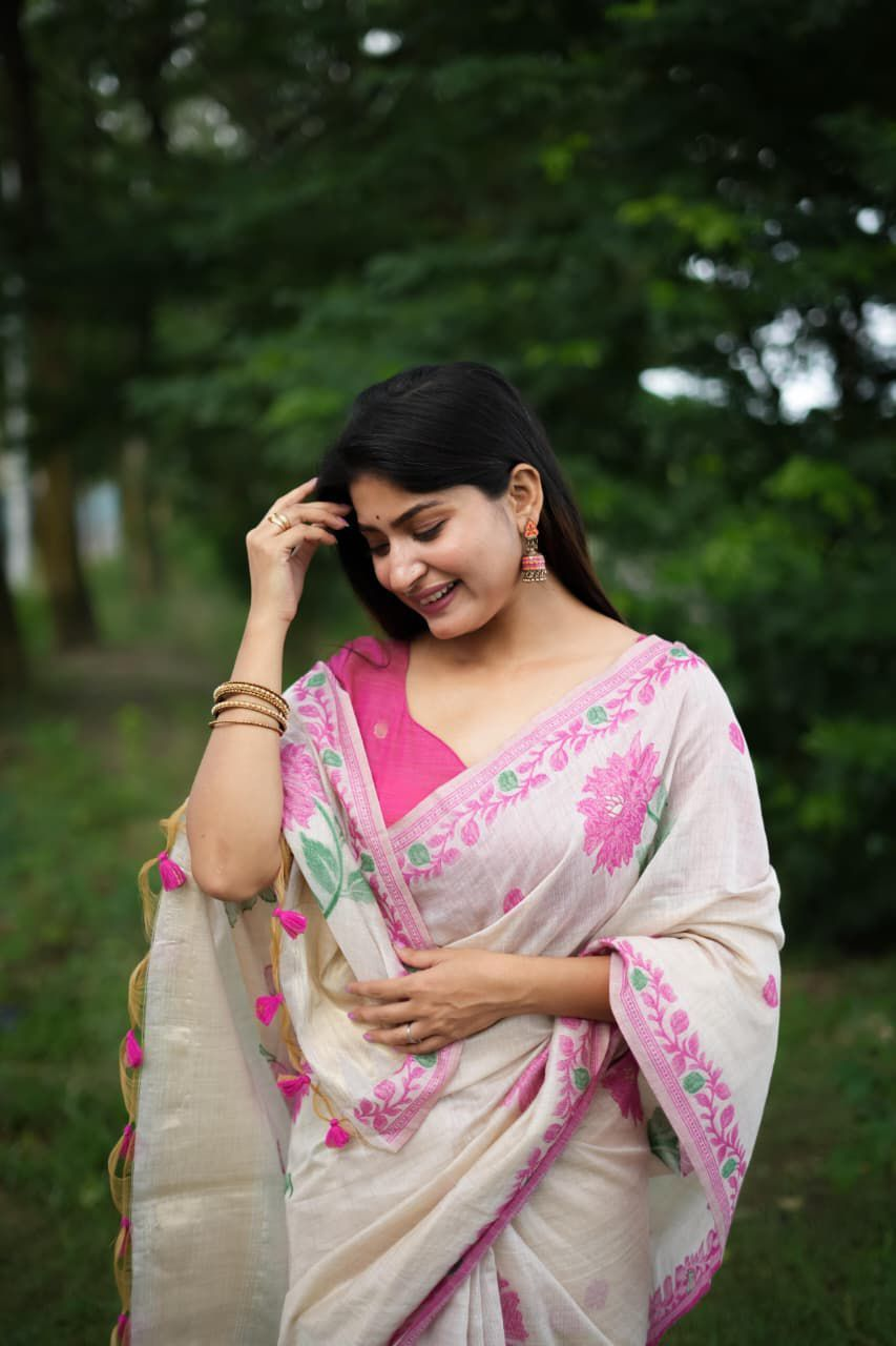 Saree with stitched blouse (Delivery in 15-18days )