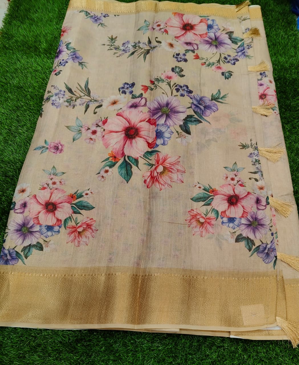 Onam ready to wear set saree ( Delivery in 23 to 25 days )