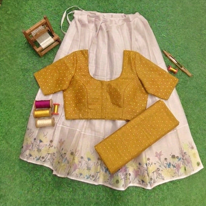 Beautiful Traditional Dhavani set (Delivery in 25-30 working days)