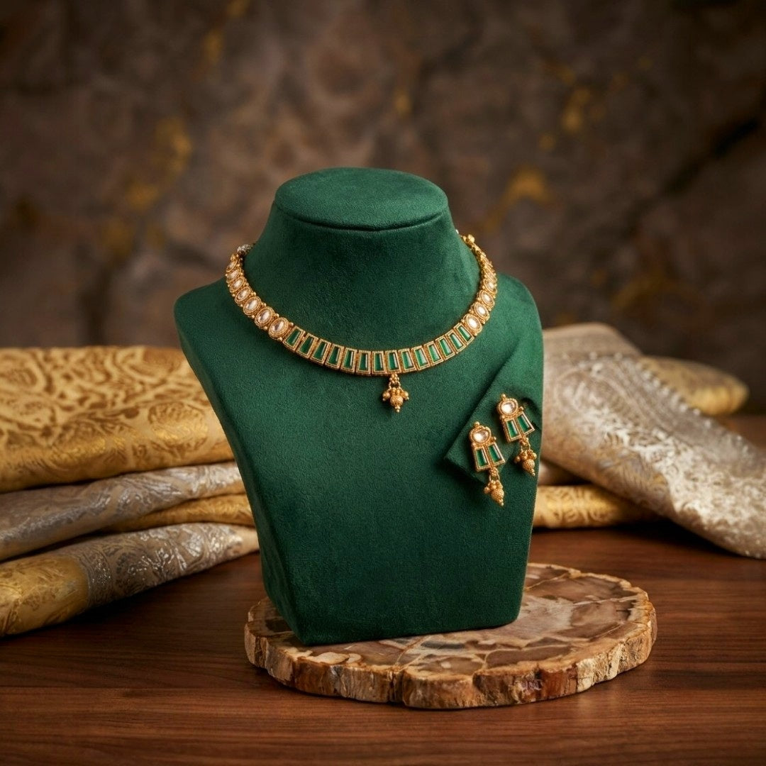 Beautiful Necklace and Earrings (Delivery in 5 -7 days )