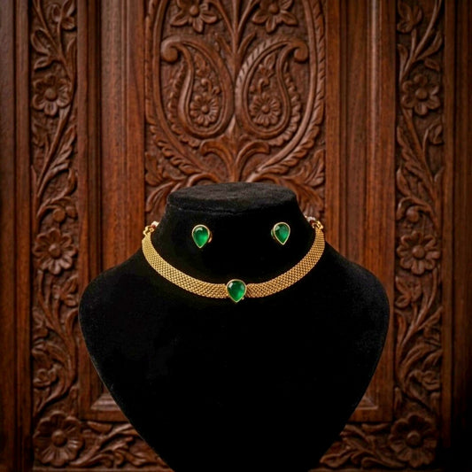 Necklace set(Delivery in 5 -7 days )