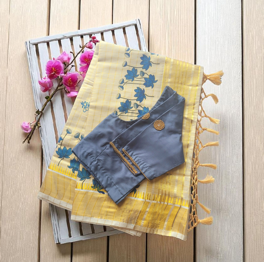 Set saree with stitched blouse (Delivery in 3-5 days )