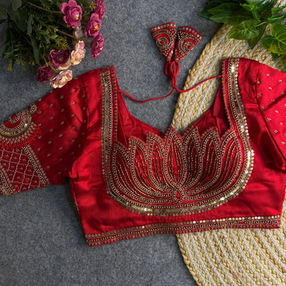 Designer blouse (Delivery in 25-30working days )