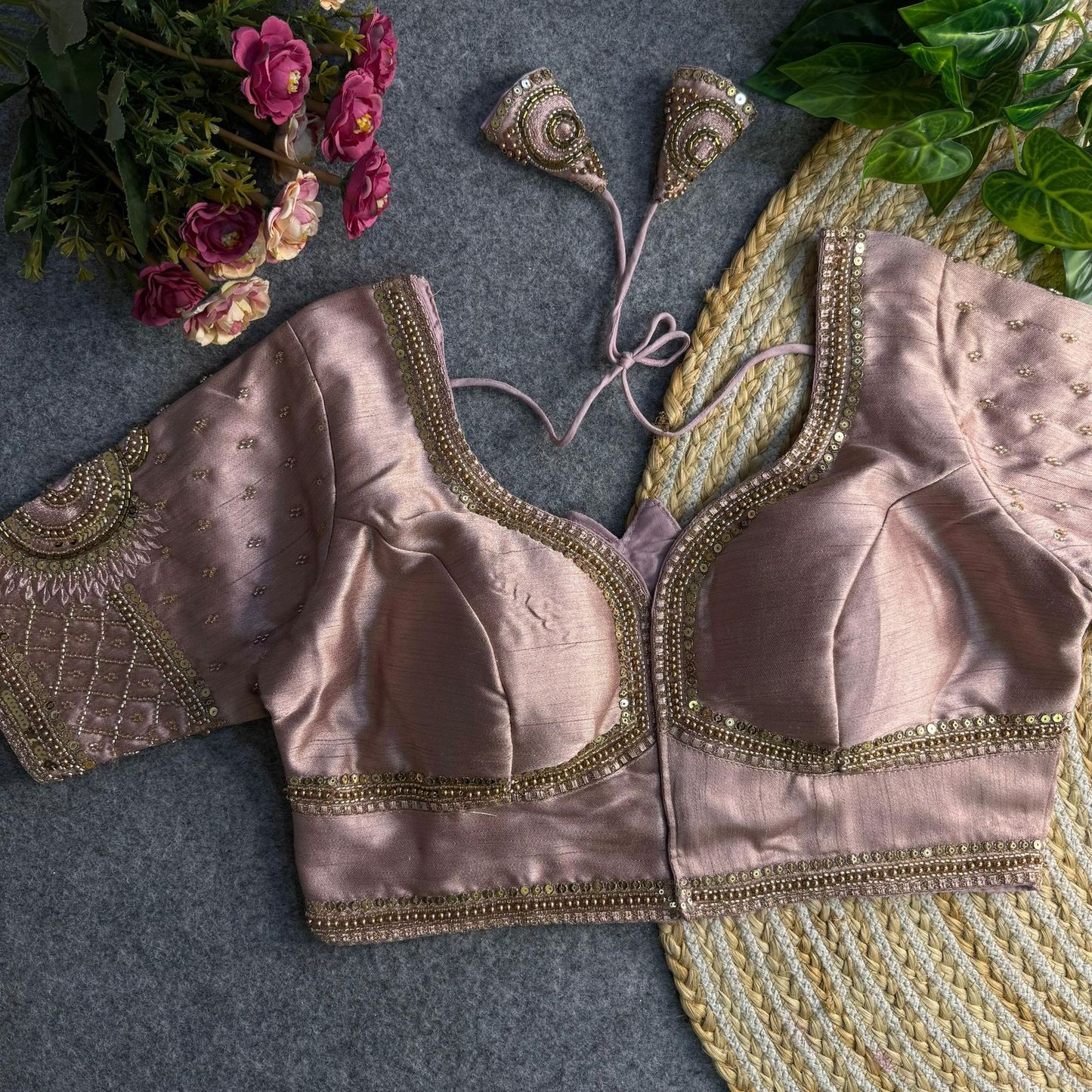 Designer blouse (Delivery in 25-30 working Days