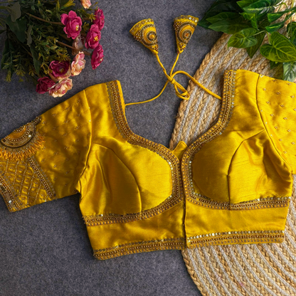 Designer Blouse (Delivery in 25-30 working Days)
