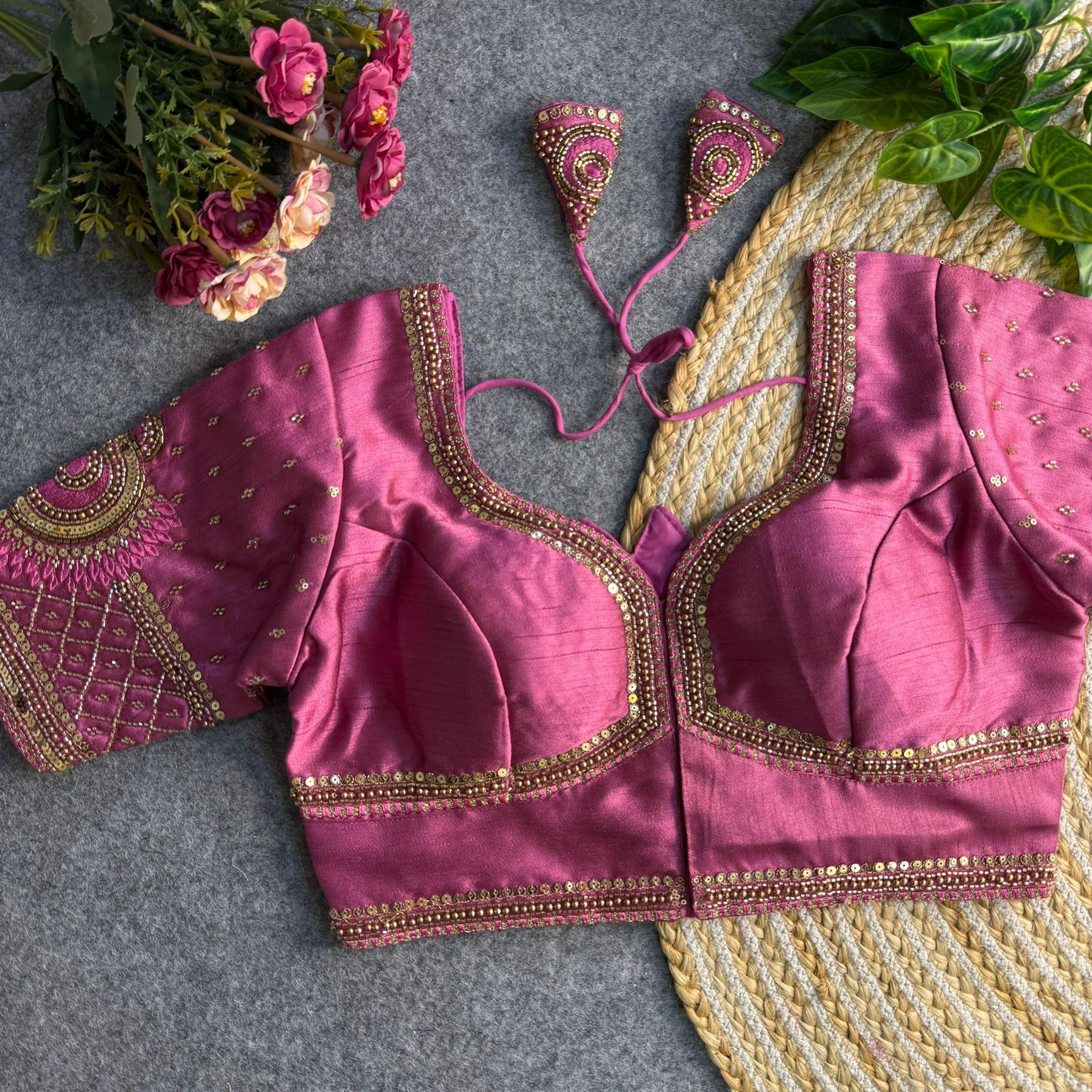 Designer blouse (Delivery in 25-30 working days)
