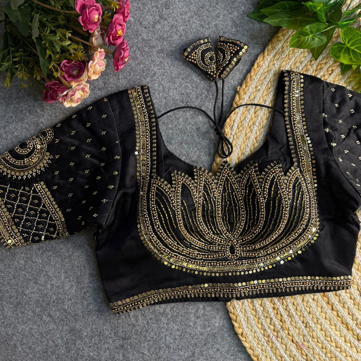 Designer blouse (Delivery in 25-30 working Days)