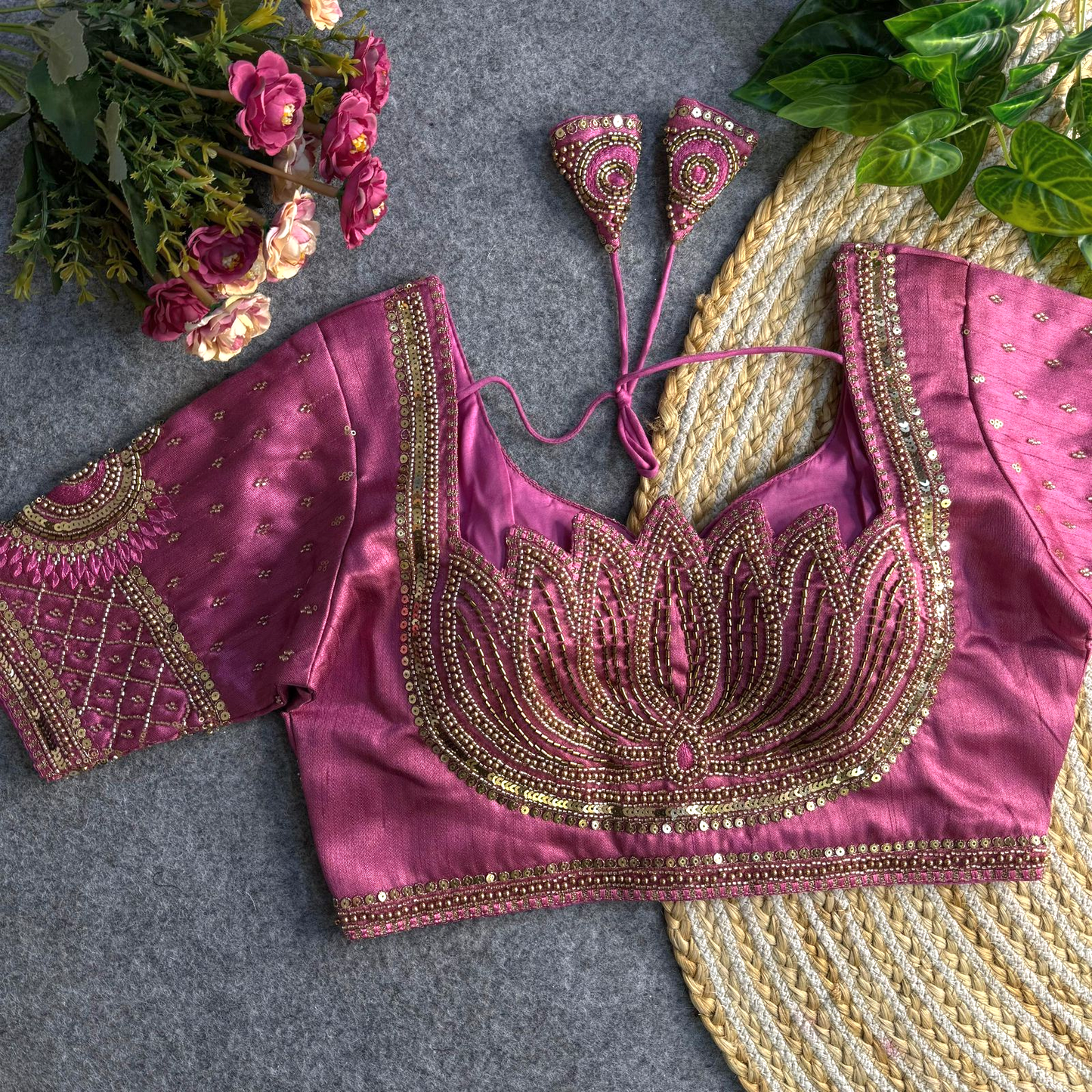 Designer blouse (Delivery in 25-30 working days)
