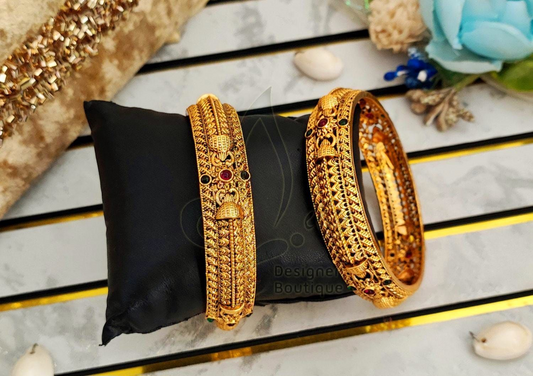 Traditional Bangles (Delivery in 5 -10days)