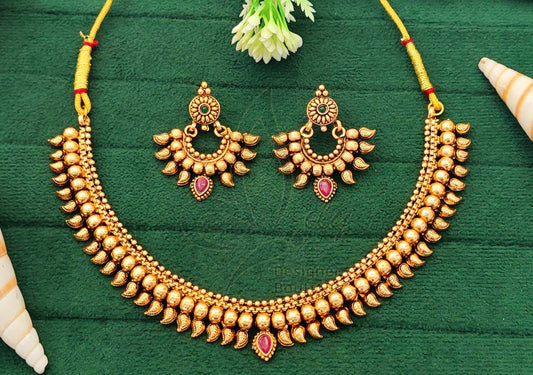 Necklace set (Delivery in 5-10days)