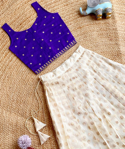 Traditional Onam skirt and Top (Delivery in 25-30working days)