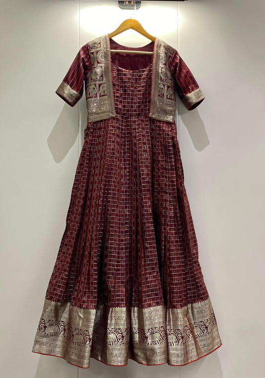 Women's Traditional Onam Gown (Delivery in 15-20 days)