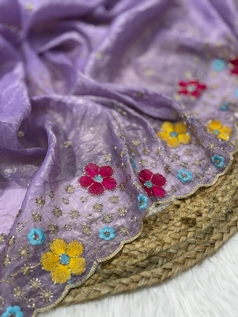 Beautiful crush silk saree with blouse (Delivery in 20-25 working Days)