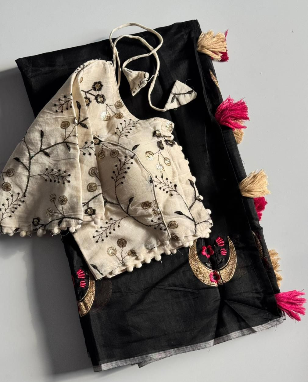 Cotton saree with Stitched blouse (Delivery in 20-25 working Days)