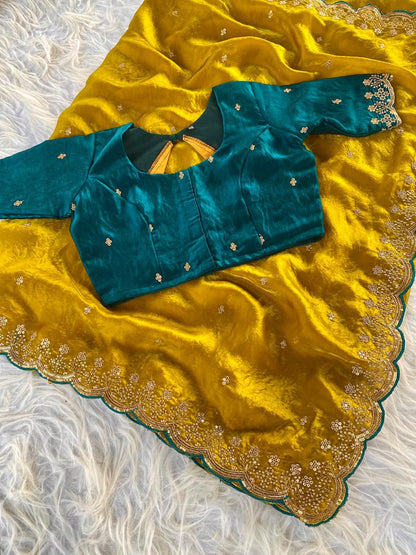 Beautiful soft crush silk saree with blouse (Delivery in 20-25 working Days)