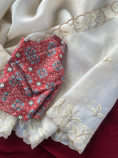 Beautiful crushed Georgette saree with stitched blouse (Delivery in 20-25 working Days)