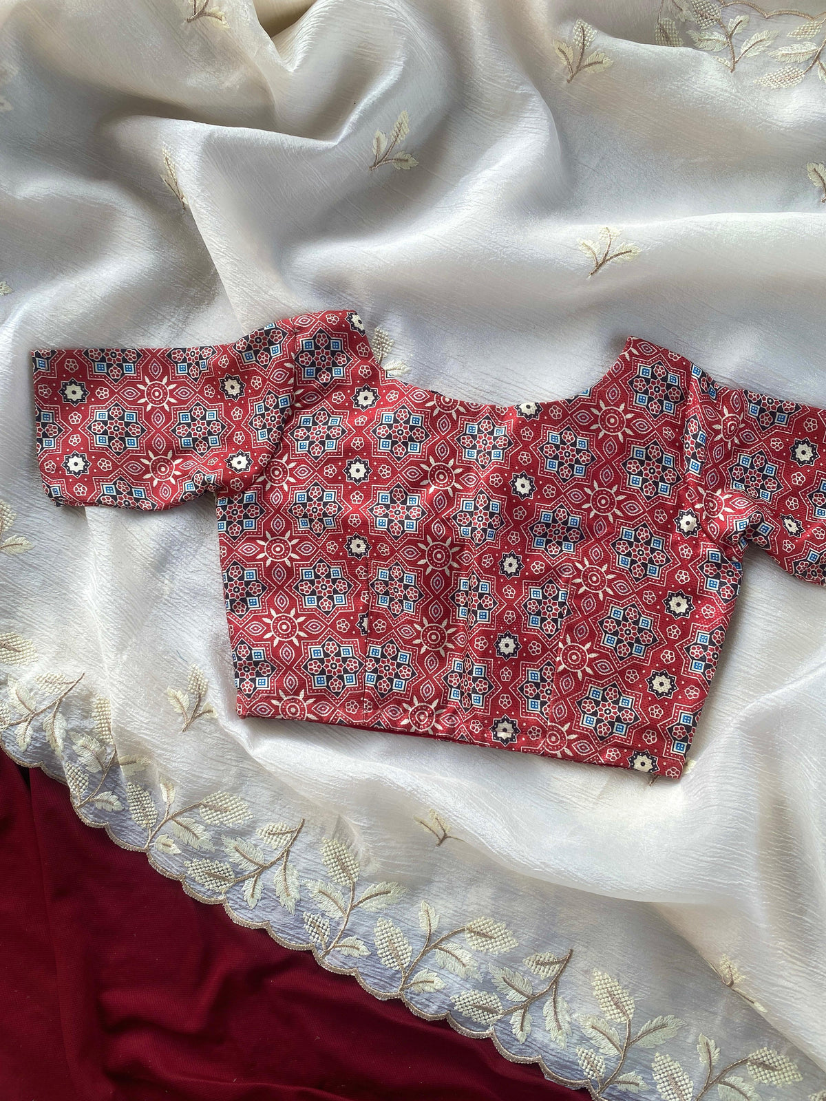 Beautiful crushed Georgette saree with stitched blouse (Delivery in 25-30 working Days)
