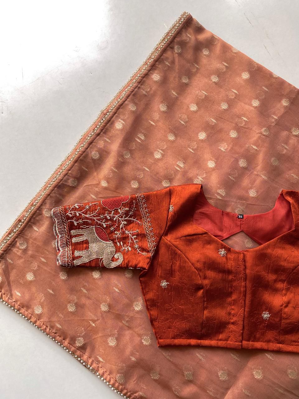 Beautiful silk saree with blouse(Delivery in 20-25 working Days)