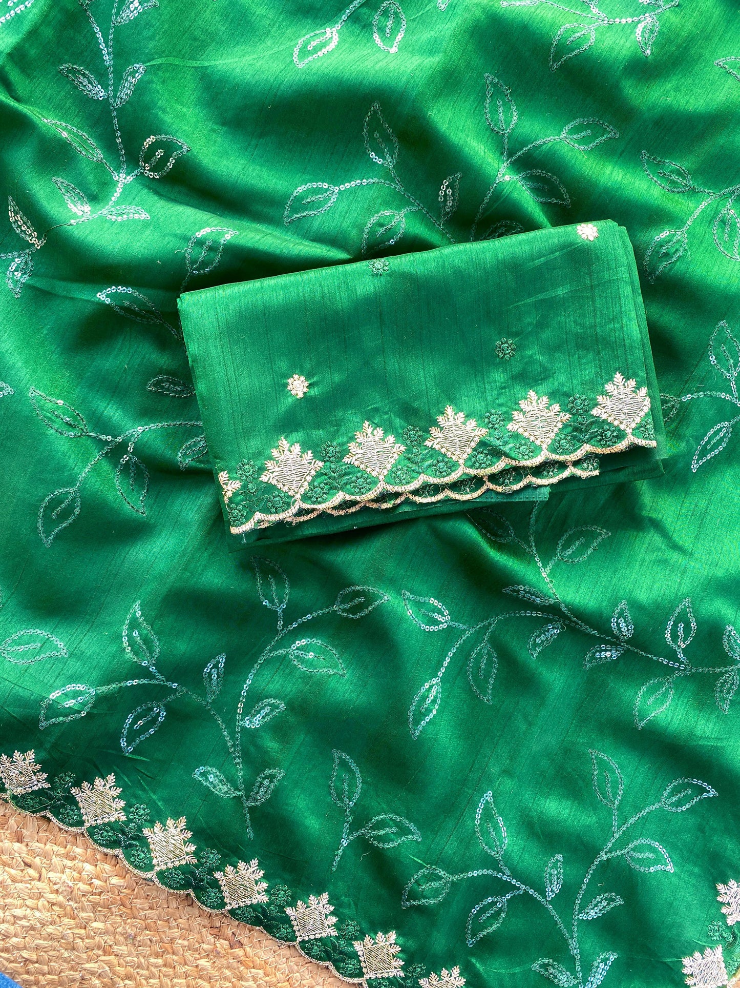 Beautiful Ruhi silk saree with embroidery (Delivery in 20-25 working Days)
