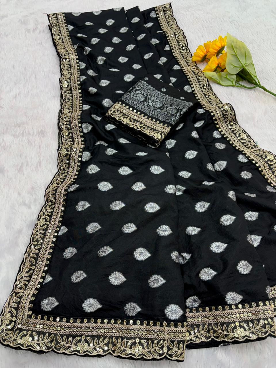 Beautiful Georgette saree with Stitched blouse (Delivery in 25-28 days )