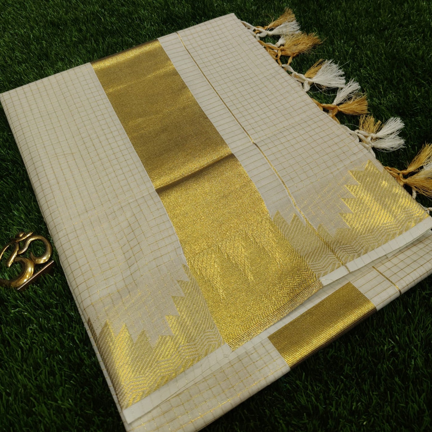 Beautiful Tissue silk saree (Delivery in 25-30 working days)