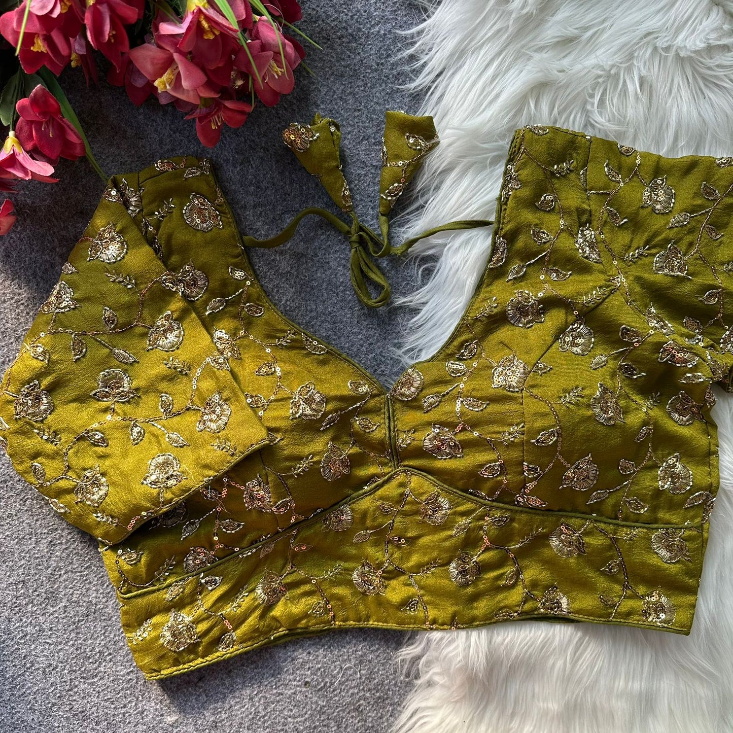 Designer Readymade Blouse (Delivery in 15-23 days)