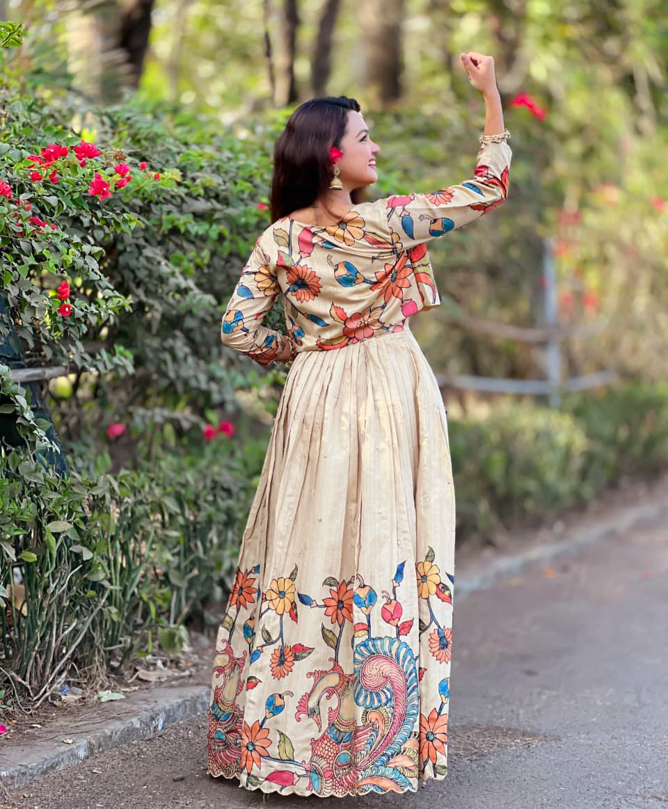Beautiful kalamkari print onam special designer gown (Delivery in 23 to 28 days )