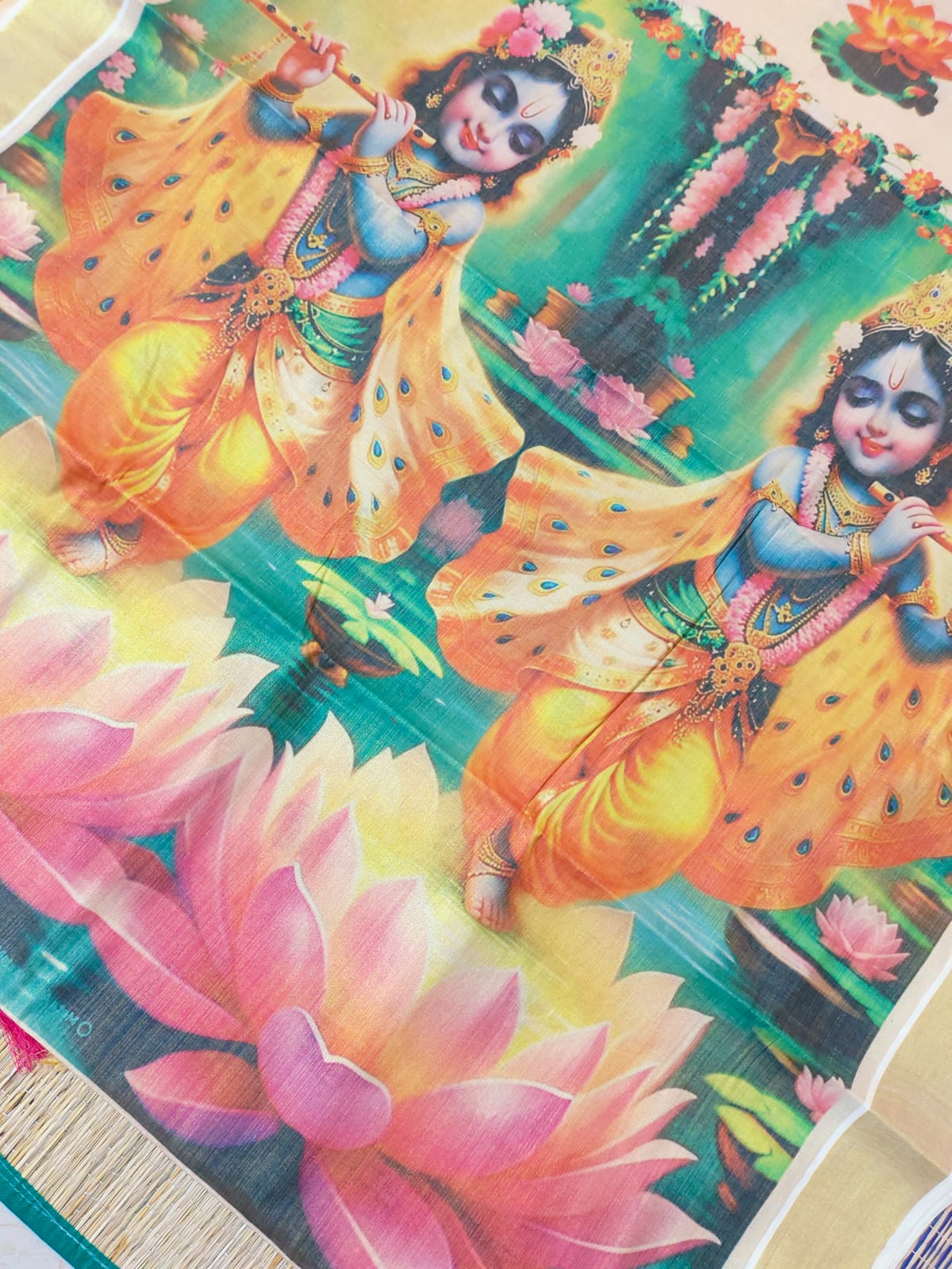 Beautiful Traditional Kerala saree with stitched blouse (Delivery in 25 -28 days )