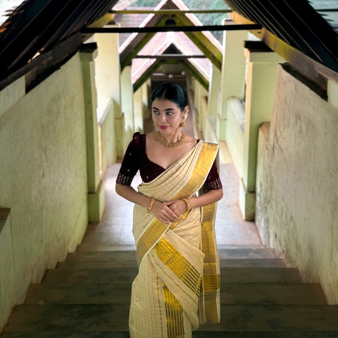Beautiful set mundu with Stitched blouse (Delivery in 18-23  days)