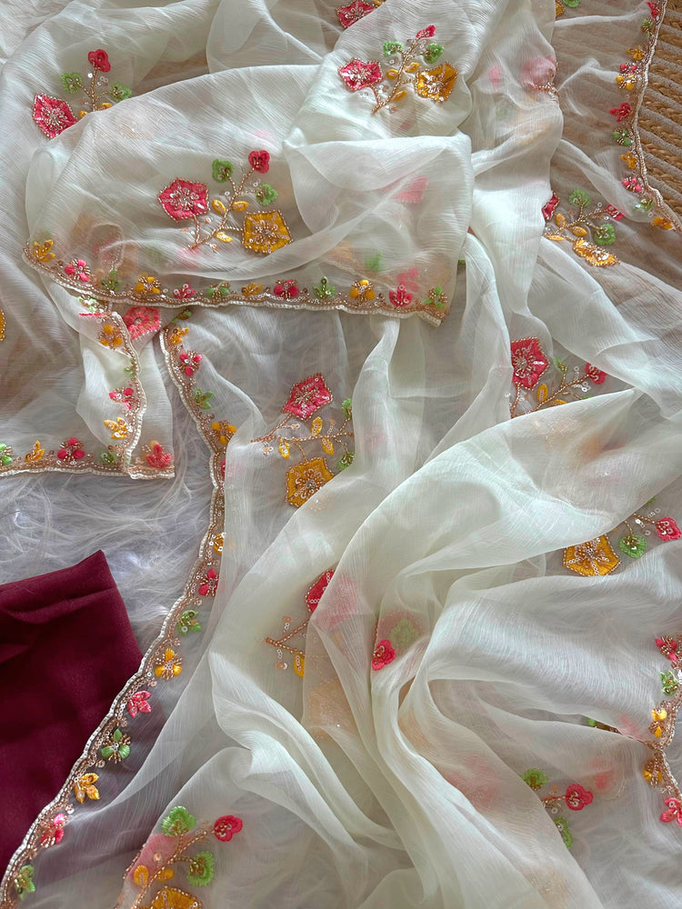 Beautiful chiffon saree with Stitched blouse (Delivery in 23 to 27 days )