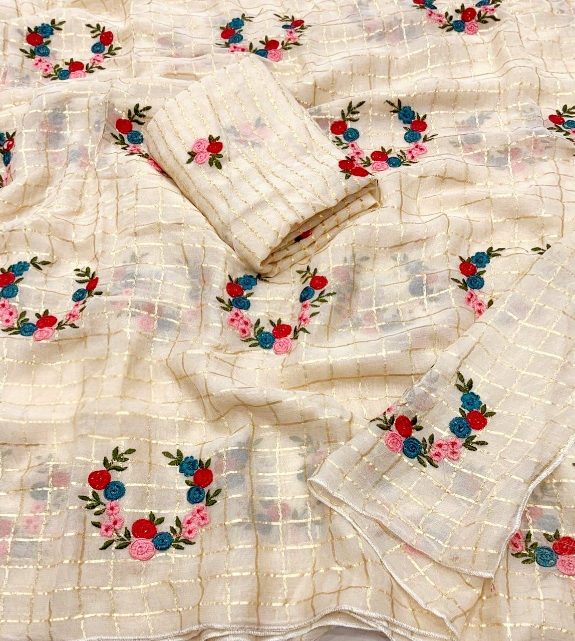 Beautiful Georgette saaree with stitched blouse (Delivery in 18 -24days )