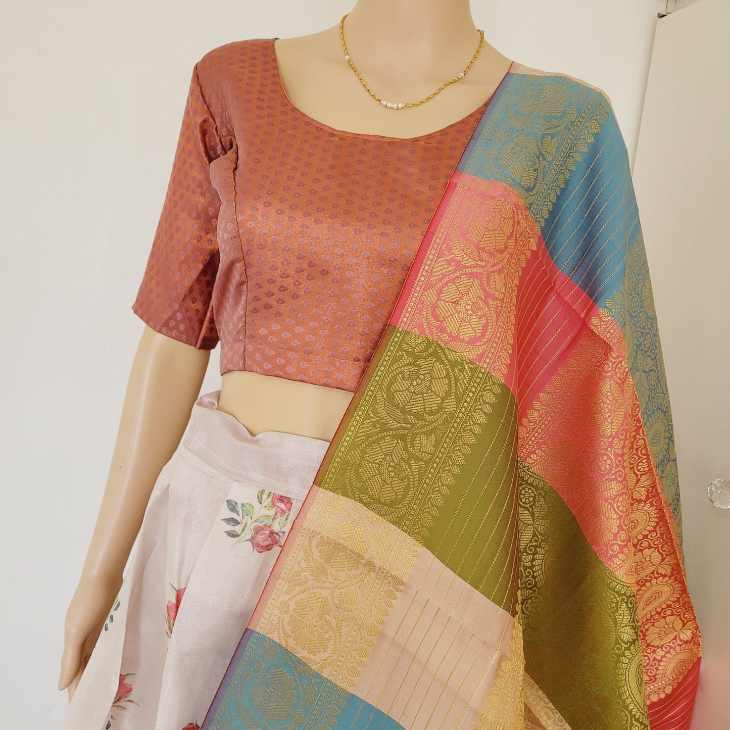 Women Skirt and Crop Top